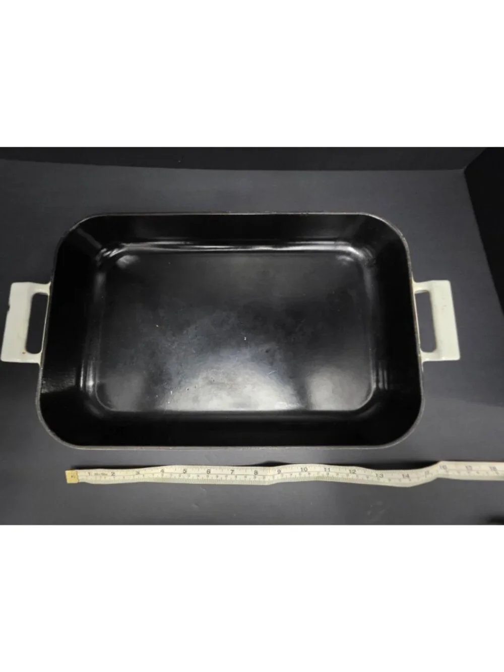 Waterford Colorcast Enameled Cast Iron Roasting Pan #14 Black Interior 16